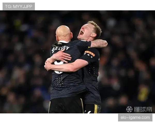 肖恩·朗斯塔夫率队再创佳绩,英超赛场展现卓越领导力 肖恩·朗斯塔夫率队再创佳绩,英超赛场展现卓越领导力