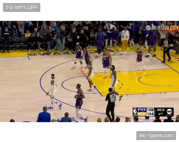 布克挡拆频繁制造错位，三分效率显著提升拉开球队空间